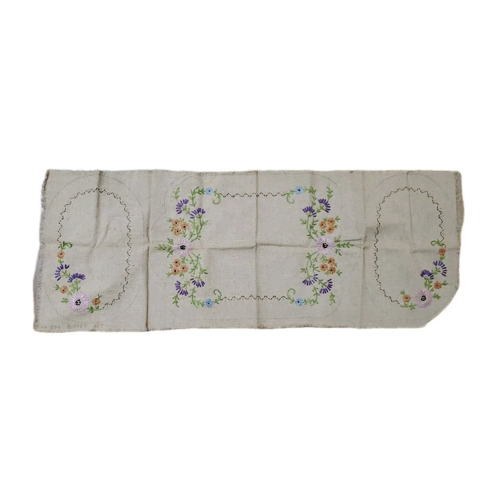 Vintage Embroidered Linen Buffet Set Flowers INCOMPLETE‎
